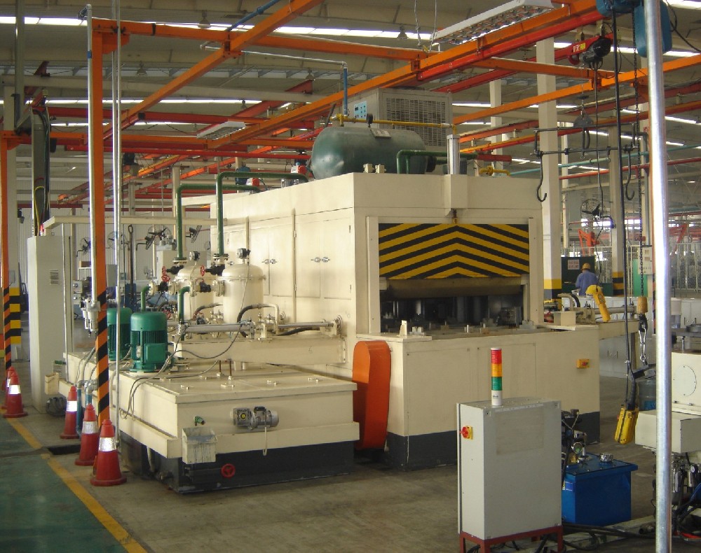 链传动步进定点清洗机（车桥专机）